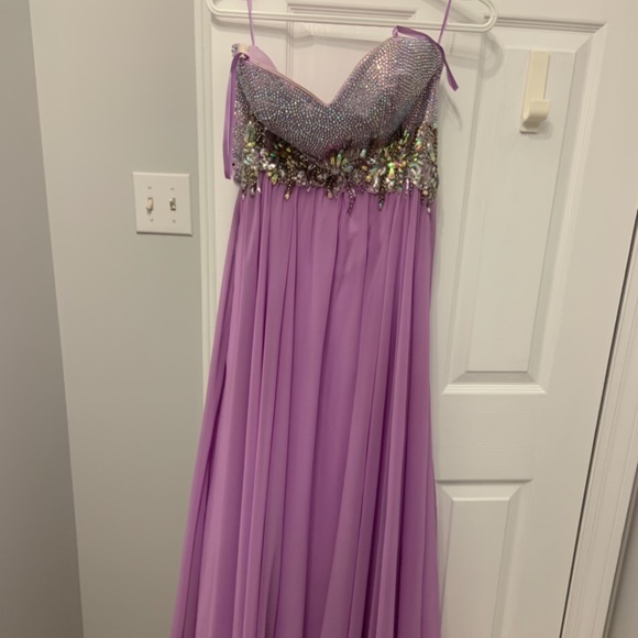 Prom dress - Picture 2 of 3